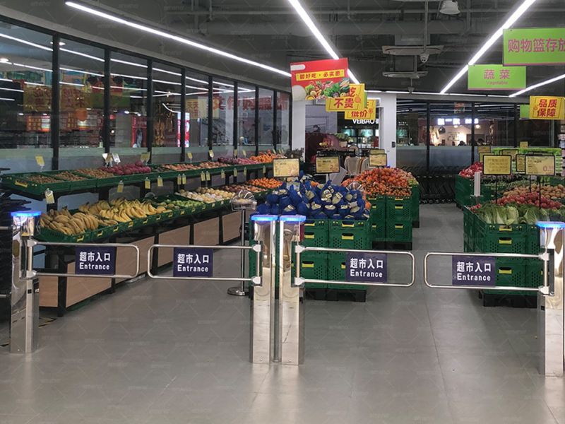 Reťazové supermarkety inštalujú vertikálnu krídlovú bránu amerického supermarketu